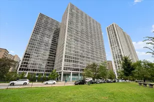 330 W Diversey Pkwy, Chicago, IL 60657 - Photo 1