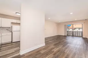 1000 Bayside Dr, Palatine, IL 60074 - Photo 8