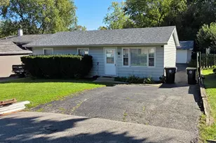 1114 N Oak Terrace, Round Lake Beach, IL 60073 - Photo 2