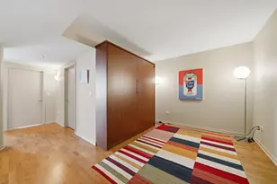 807 Davis St, Evanston, IL 60201 - Photo 14