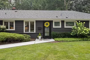1909 Martingale Rd, Wheaton, IL 60187 - Photo 2