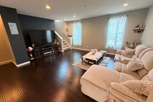 2527 Huntleigh Ln, Woodridge, IL 60517 - Photo 6