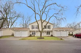 2166 N Heather Ln, Palatine, IL 60074 - Photo 2
