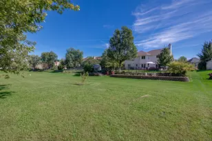 430 Hillandale Dr, Bartlett, IL 60103 - Photo 2