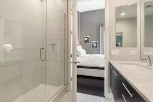 18 N Carpenter St, Chicago, IL 60607 - Photo 16
