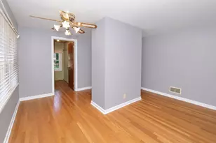 32 S College St, Batavia, IL 60510 - Photo 10