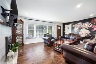 2N563 Mildred Ave, Glen Ellyn, IL 60137 - Photo 6
