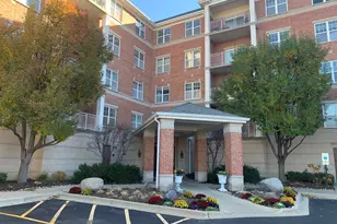 101 Pointe Dr, Northbrook, IL 60062 - Photo 10