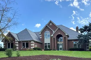 10711 Bull Valley Dr, Woodstock, IL 60098 - Photo 2