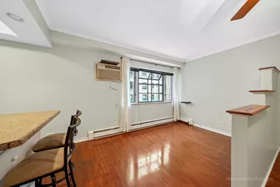3620 N Pine Grove Avenue #210, Chicago, IL 60613 - Photo 4