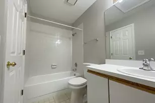 620 Cobblestone Ct, Elgin, IL 60120 - Photo 16