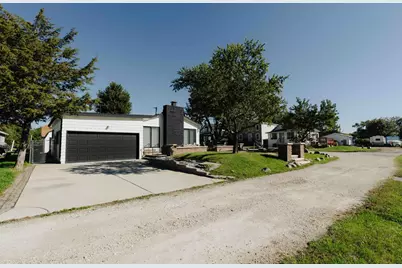 27044 W Sunset Avenue, Antioch, IL 60002 - Photo 2