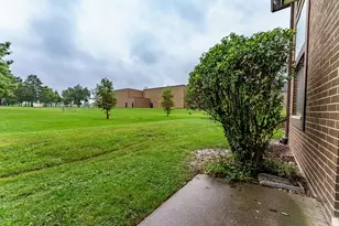 915 N York Street N, Elmhurst, IL 60126 - Photo 12