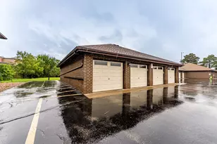 915 N York Street N, Elmhurst, IL 60126 - Photo 24