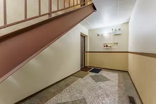 915 N York Street N, Elmhurst, IL 60126 - Photo 2