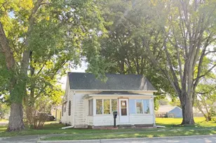 1318 E Washington St, Clifton, IL 61727 - Photo 1