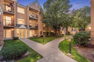 8700 W Evelyn Ln, Chicago, IL 60656 - Photo 1