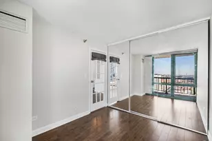111 W Maple St, Chicago, IL 60610 - Photo 8