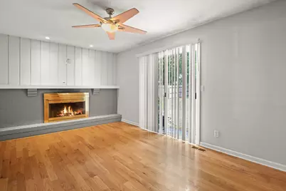 1414 S 7th Court, Saint Charles, IL 60174 - Photo 8