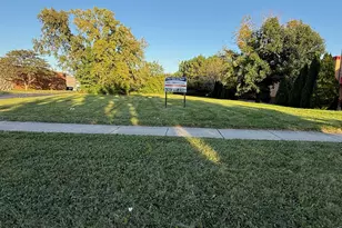 4671 Old Tavern Rd, Lisle, IL 60532 - Photo 1