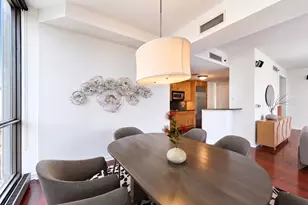 21 E Huron St, Chicago, IL 60611 - Photo 8