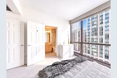 21 E Huron Street #1802, Chicago, IL 60611 - Photo 20