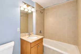 21 E Huron St, Chicago, IL 60611 - Photo 22
