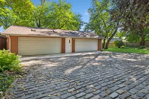 5627 N Newcastle Ave, Chicago, IL 60631 - Photo 2