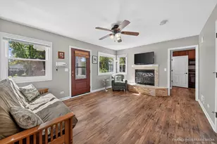 406 Woodbine Ave, Island Lake, IL 60042 - Photo 4