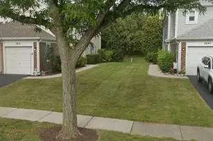 266 Greensboro Ct, Elk Grove Village, IL 60007 - Photo 2