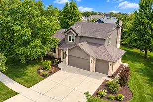 8424 Hollybrook Ln, Tinley Park, IL 60487 - Photo 1