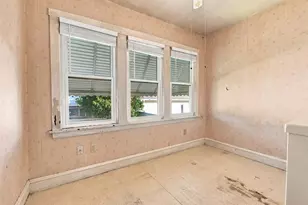 2839 N Luna Ave, Chicago, IL 60641 - Photo 8