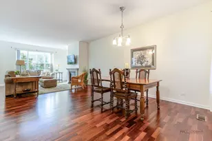 1871 Crenshaw Cir, Vernon Hills, IL 60061 - Photo 8