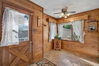 215 E 4th Street, Lockport, IL 60441 - Photo 16