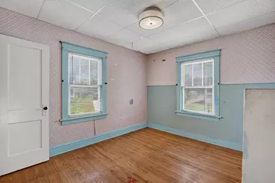 215 E 4th Street, Lockport, IL 60441 - Photo 30