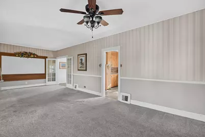215 E 4th Street, Lockport, IL 60441 - Photo 8
