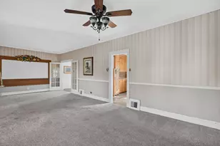 215 E 4th St, Lockport, IL 60441 - Photo 8