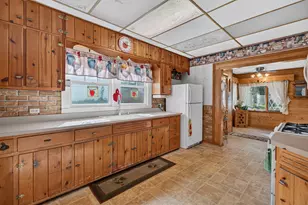 215 E 4th St, Lockport, IL 60441 - Photo 12