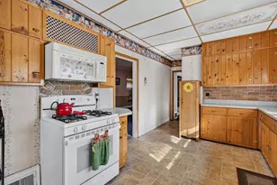 215 E 4th St, Lockport, IL 60441 - Photo 14