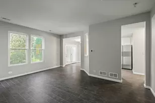 495 Metropolitan St, Aurora, IL 60502 - Photo 6