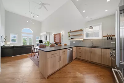 1916 W Belmont Avenue #3W, Chicago, IL 60657 - Photo 8