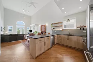 1916 W Belmont Ave, Chicago, IL 60657 - Photo 8