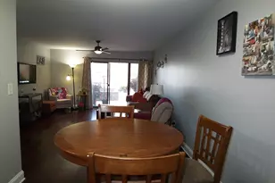 1926 Prairie Square, Schaumburg, IL 60173 - Photo 10