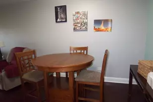 1926 Prairie Square, Schaumburg, IL 60173 - Photo 8