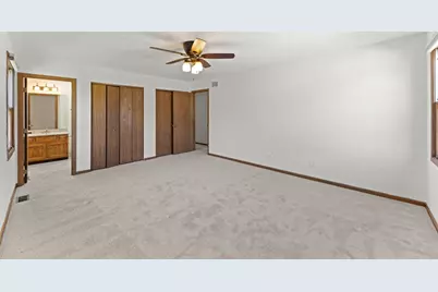 8421 Chelsea Lane, Woodridge, IL 60517 - Photo 14