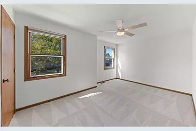 8421 Chelsea Lane, Woodridge, IL 60517 - Photo 16