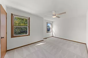 8421 Chelsea Ln, Woodridge, IL 60517 - Photo 16