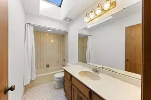 8421 Chelsea Ln, Woodridge, IL 60517 - Photo 20