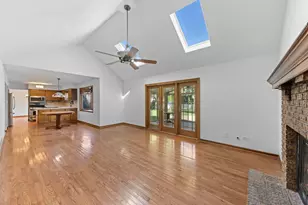 8421 Chelsea Ln, Woodridge, IL 60517 - Photo 10