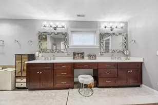 569 S Stratford Ave, Elmhurst, IL 60126 - Photo 26